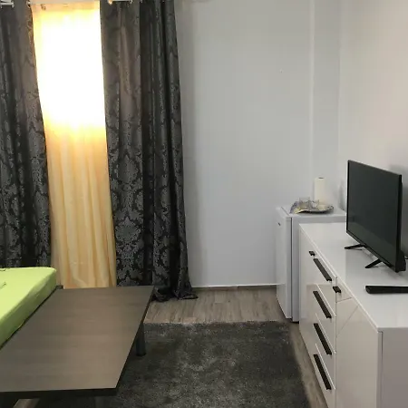 Mamaia ゲストハウス *